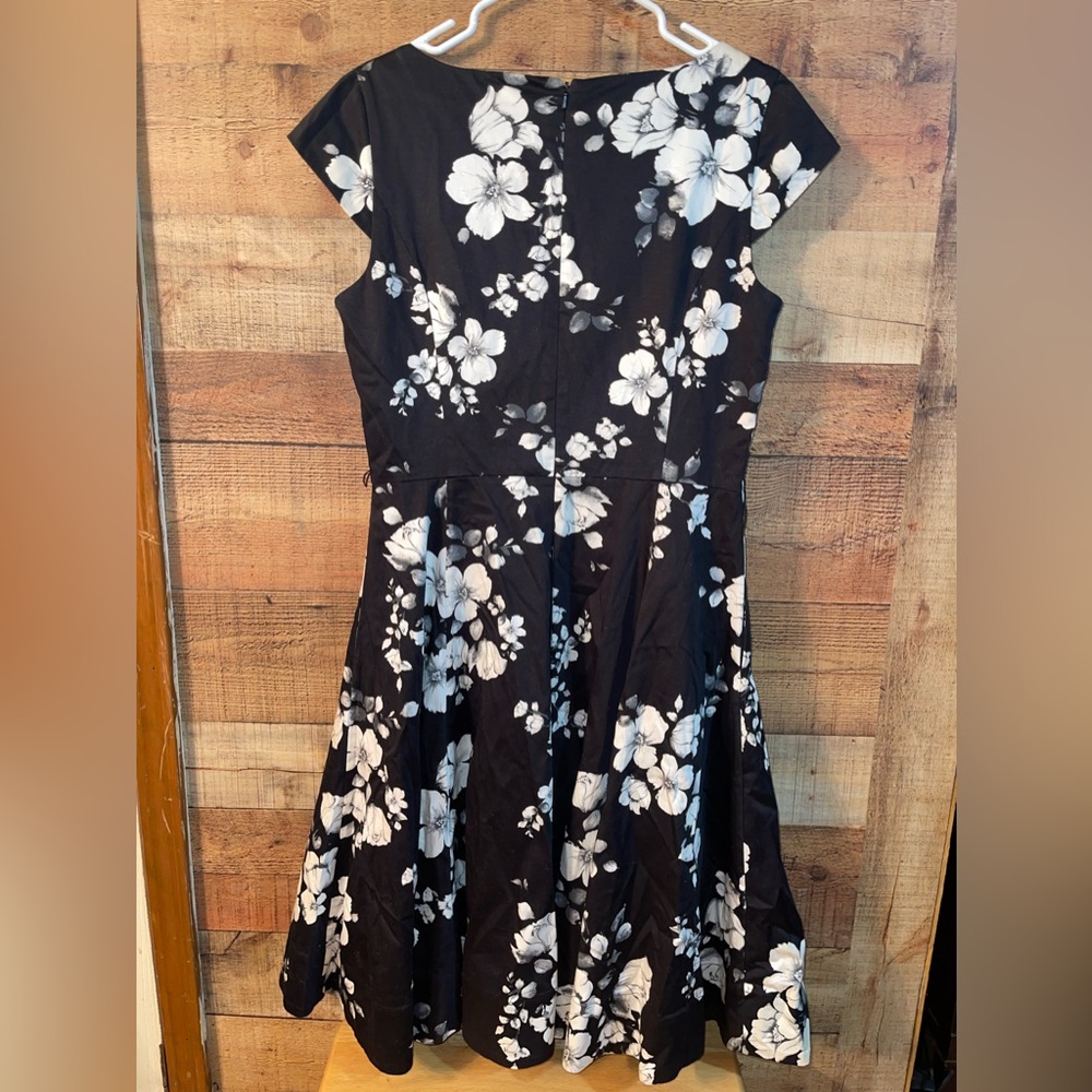 Floral Black and White Dress-Size 12 - Picture 8 of 10